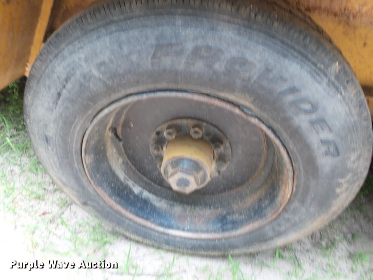 image for item DH3768 2000 Redi Haul FSL21210 equipment trailer