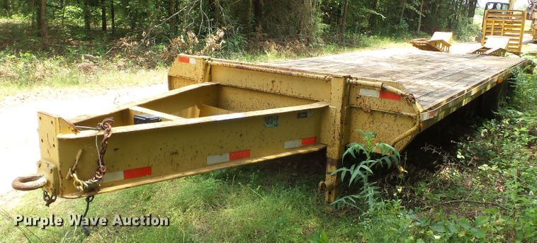 image for item DH3769 2003 Legend 26FD equipment trailer