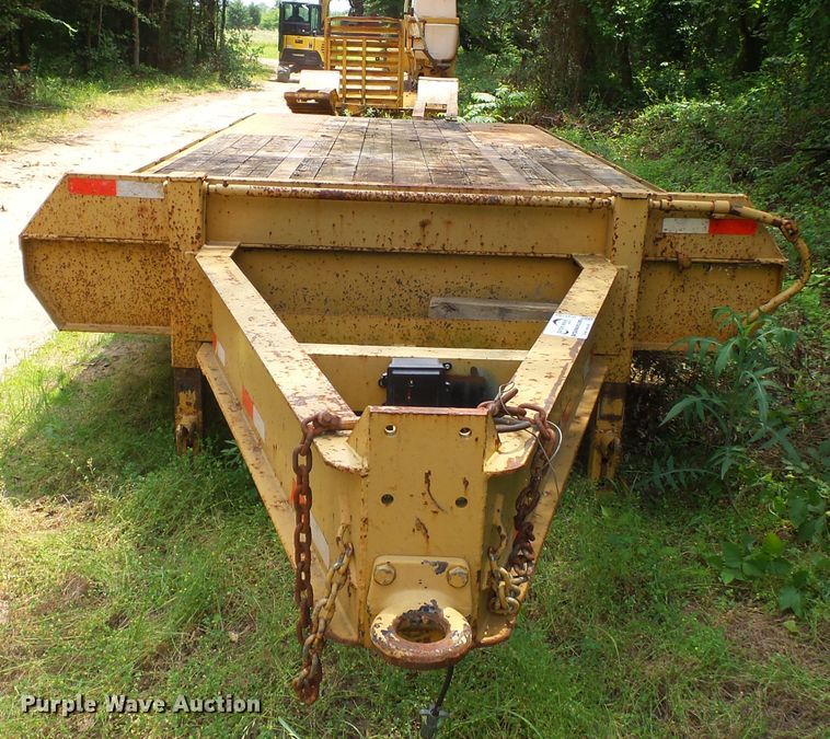 image for item DH3769 2003 Legend 26FD equipment trailer