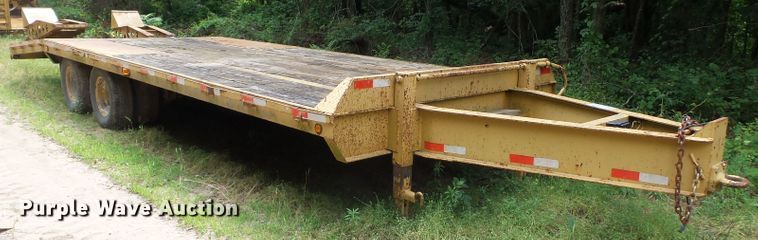 image for item DH3769 2003 Legend 26FD equipment trailer
