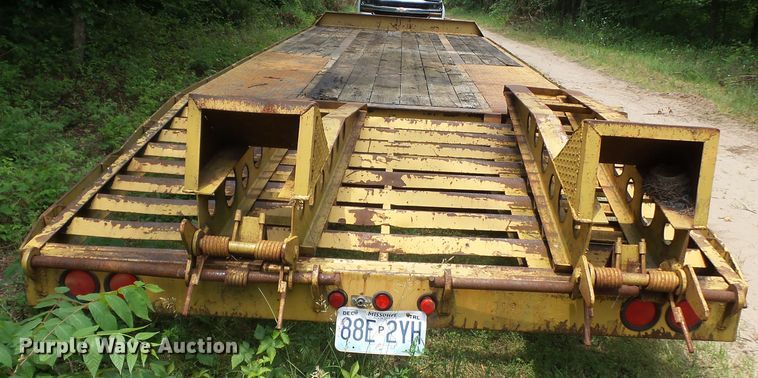 image for item DH3769 2003 Legend 26FD equipment trailer