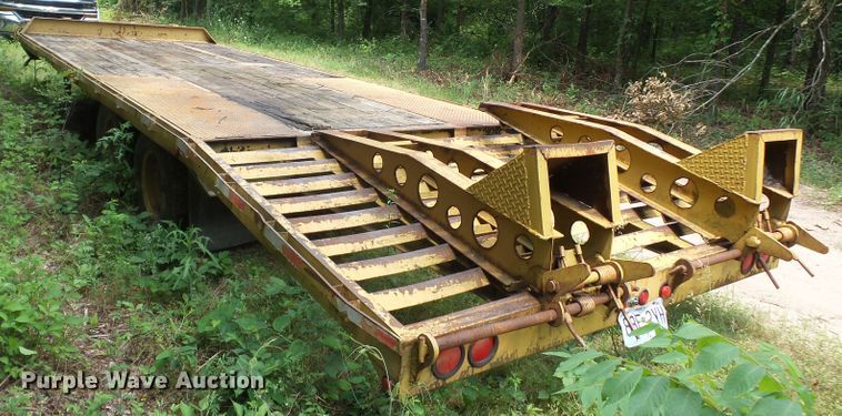 image for item DH3769 2003 Legend 26FD equipment trailer