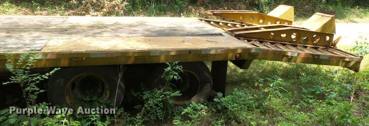 image for item DH3769 2003 Legend 26FD equipment trailer