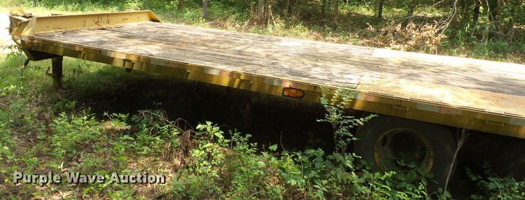 image for item DH3769 2003 Legend 26FD equipment trailer