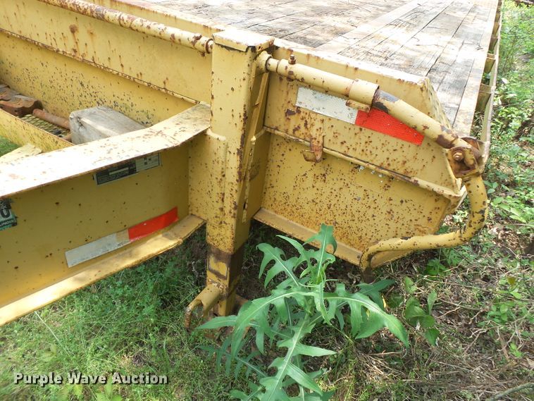 image for item DH3769 2003 Legend 26FD equipment trailer