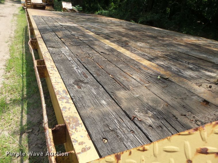 image for item DH3769 2003 Legend 26FD equipment trailer