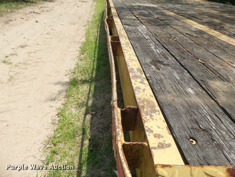 image for item DH3769 2003 Legend 26FD equipment trailer