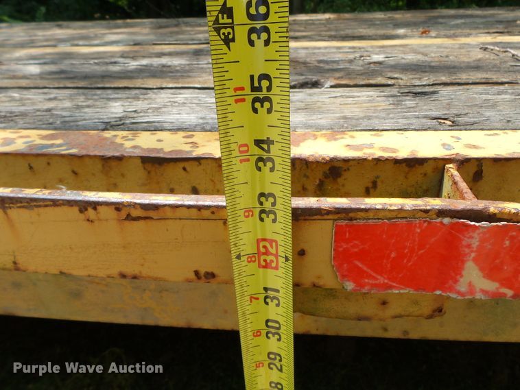 image for item DH3769 2003 Legend 26FD equipment trailer