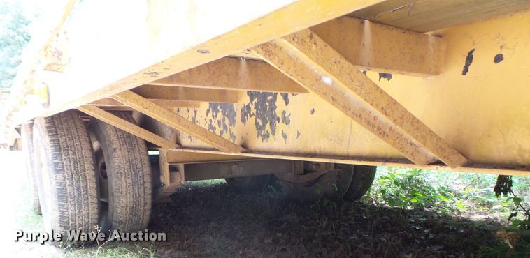 image for item DH3769 2003 Legend 26FD equipment trailer