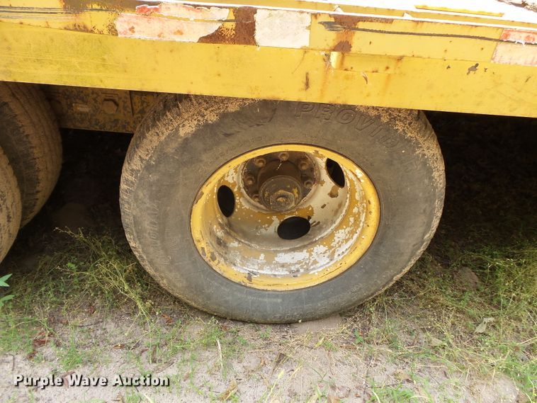 image for item DH3769 2003 Legend 26FD equipment trailer