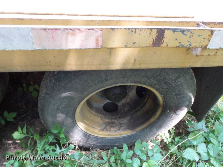 image for item DH3769 2003 Legend 26FD equipment trailer