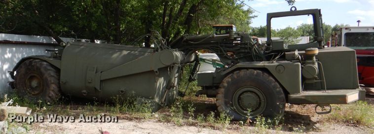 image for item DH5339 1983 Caterpillar 613B  water wagon