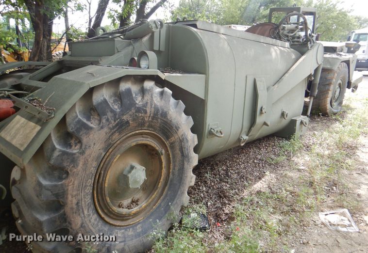 image for item DH5339 1983 Caterpillar 613B  water wagon