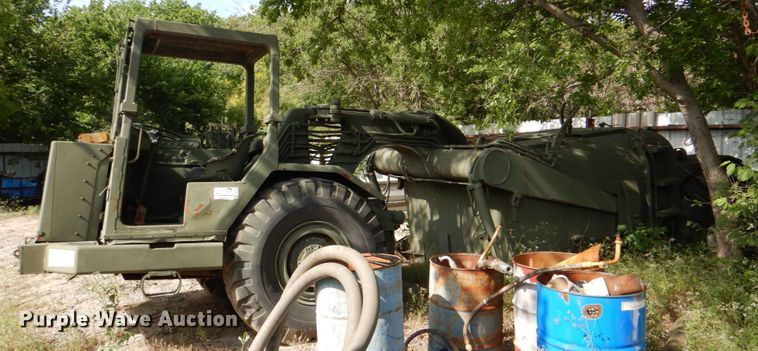 image for item DH5339 1983 Caterpillar 613B  water wagon