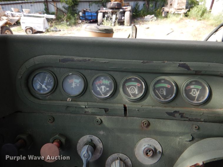 image for item DH5339 1983 Caterpillar 613B  water wagon