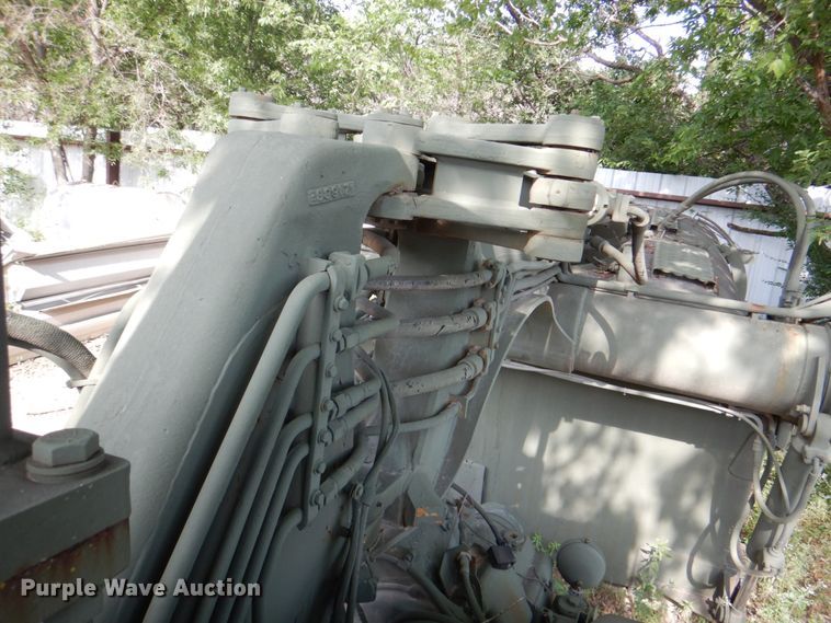 image for item DH5339 1983 Caterpillar 613B  water wagon