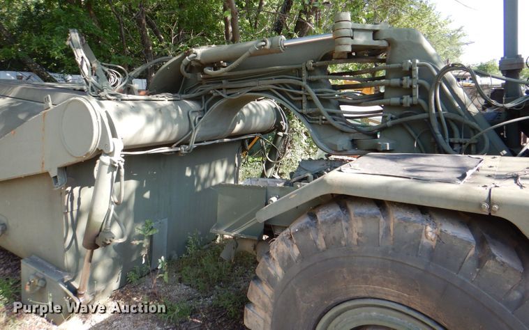 image for item DH5339 1983 Caterpillar 613B  water wagon