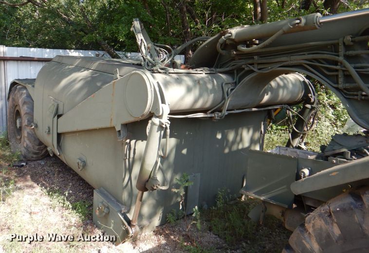 image for item DH5339 1983 Caterpillar 613B  water wagon