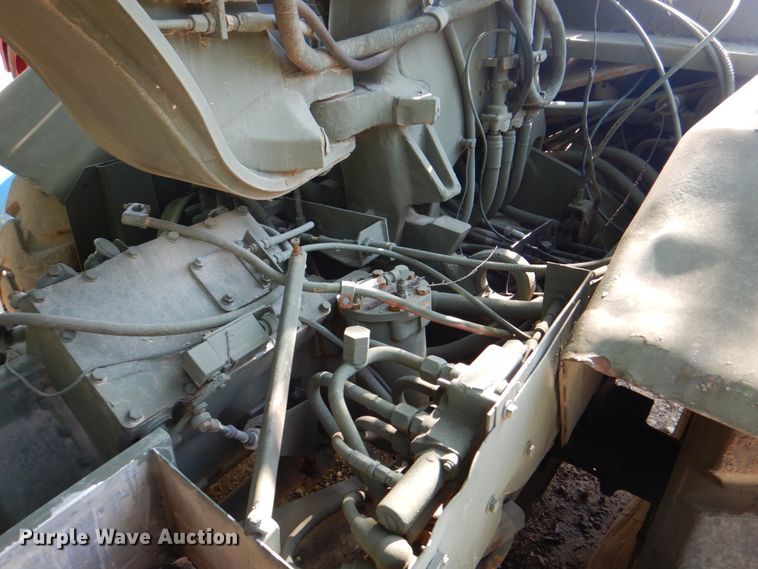 image for item DH5339 1983 Caterpillar 613B  water wagon