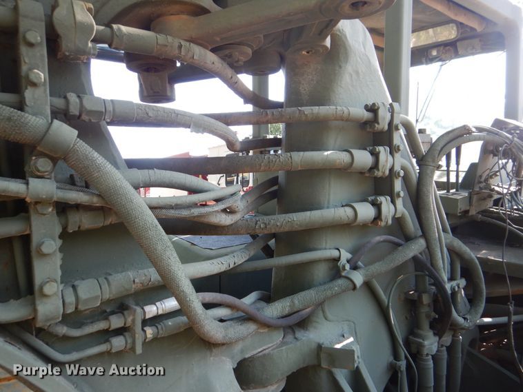 image for item DH5339 1983 Caterpillar 613B  water wagon