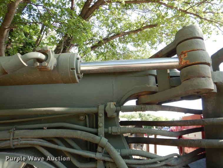 image for item DH5339 1983 Caterpillar 613B  water wagon