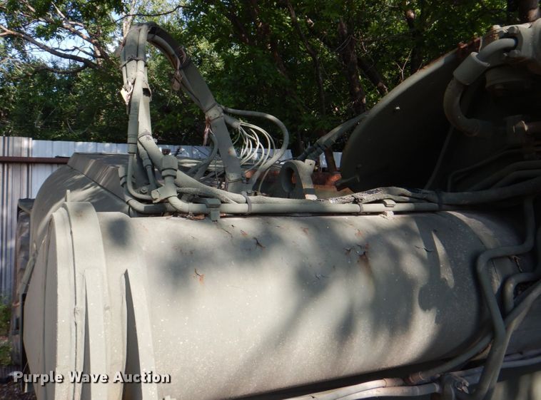 image for item DH5339 1983 Caterpillar 613B  water wagon