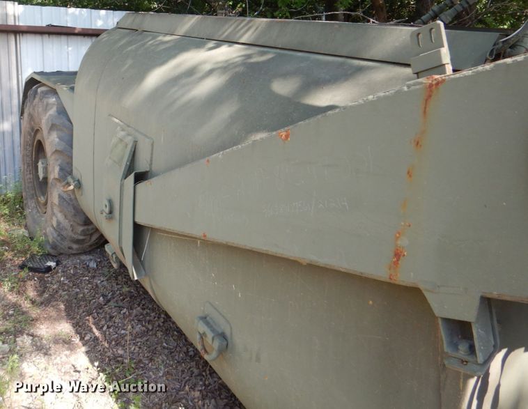 image for item DH5339 1983 Caterpillar 613B  water wagon