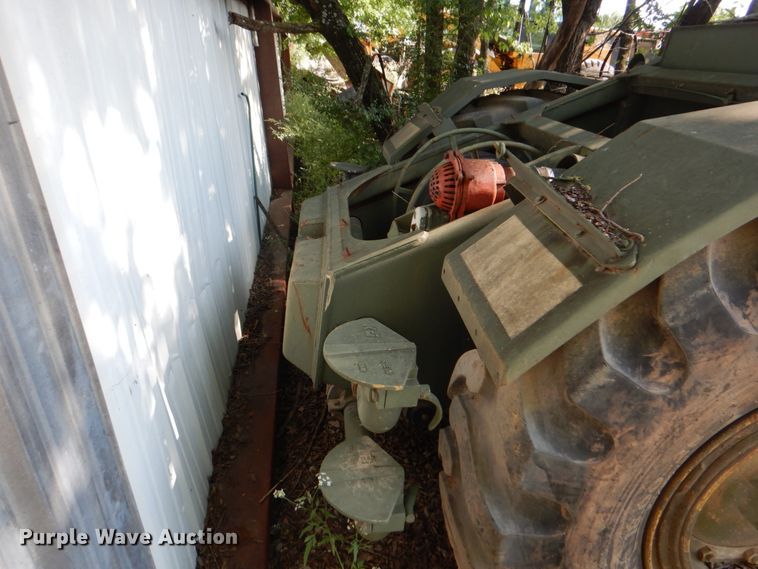 image for item DH5339 1983 Caterpillar 613B  water wagon