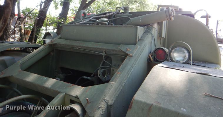 image for item DH5339 1983 Caterpillar 613B  water wagon