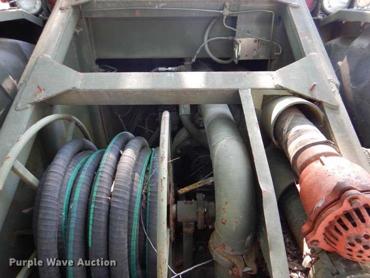 image for item DH5339 1983 Caterpillar 613B  water wagon