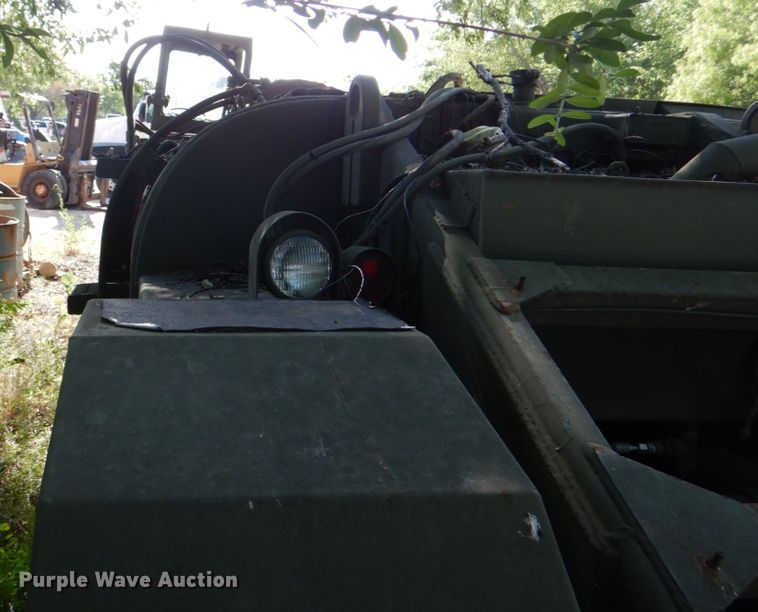 image for item DH5339 1983 Caterpillar 613B  water wagon