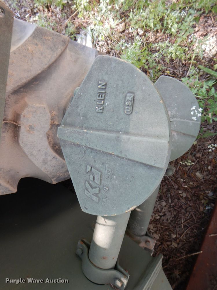 image for item DH5339 1983 Caterpillar 613B  water wagon