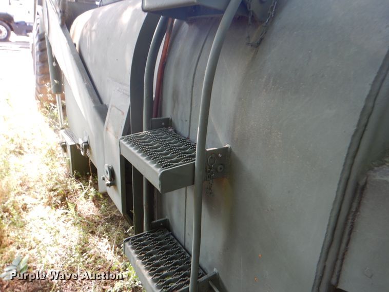 image for item DH5339 1983 Caterpillar 613B  water wagon