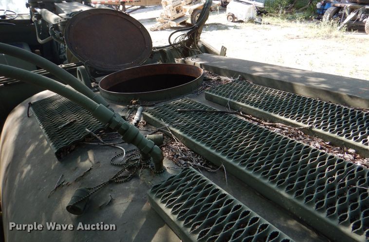 image for item DH5339 1983 Caterpillar 613B  water wagon