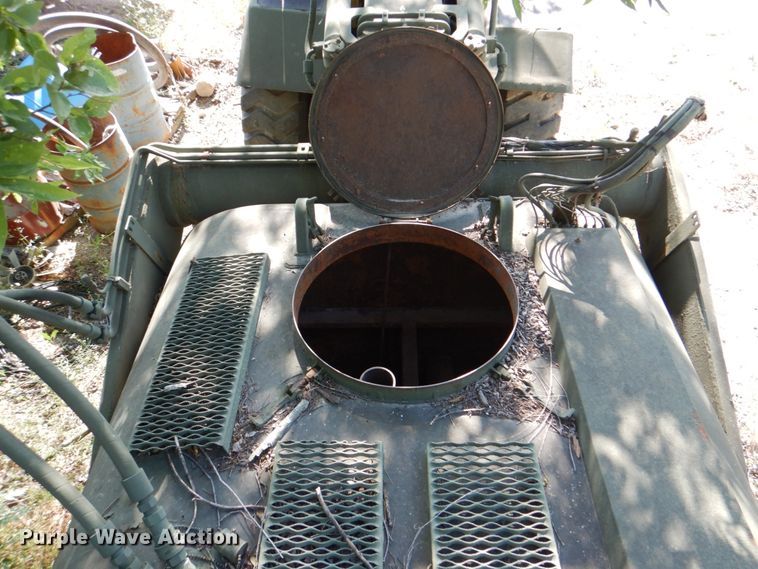 image for item DH5339 1983 Caterpillar 613B  water wagon