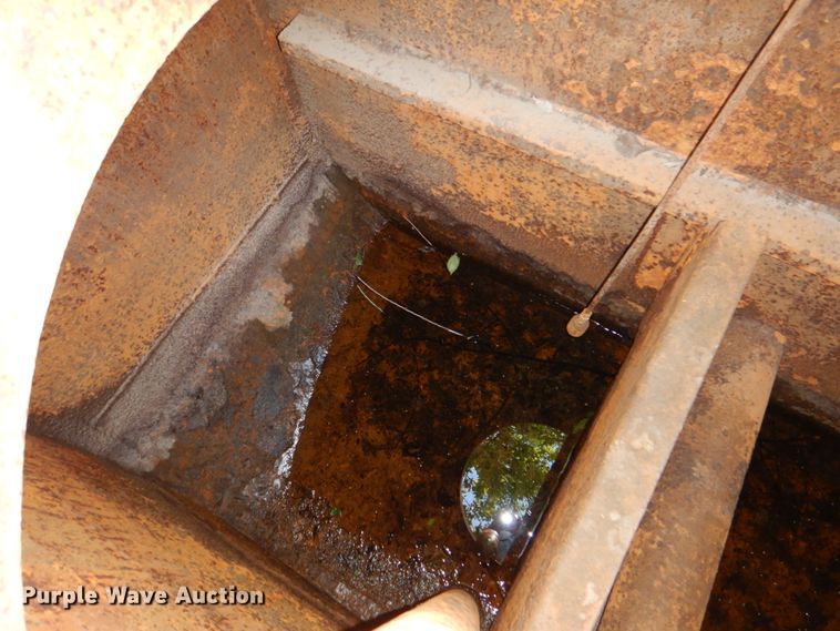 image for item DH5339 1983 Caterpillar 613B  water wagon