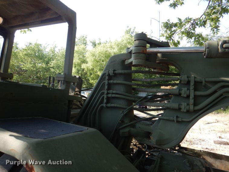 image for item DH5339 1983 Caterpillar 613B  water wagon