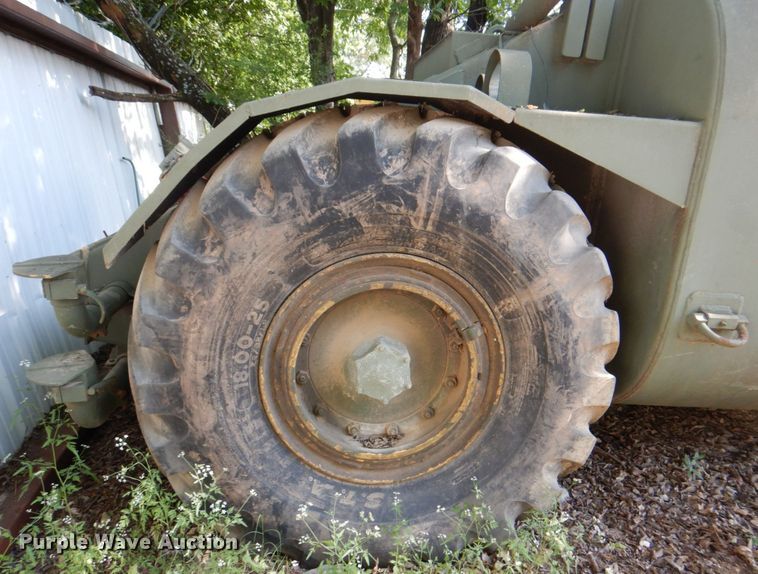 image for item DH5339 1983 Caterpillar 613B  water wagon