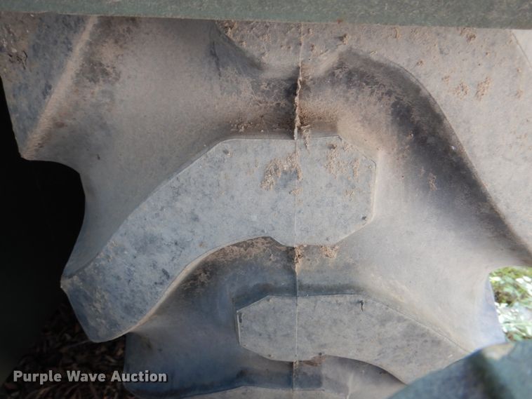 image for item DH5339 1983 Caterpillar 613B  water wagon