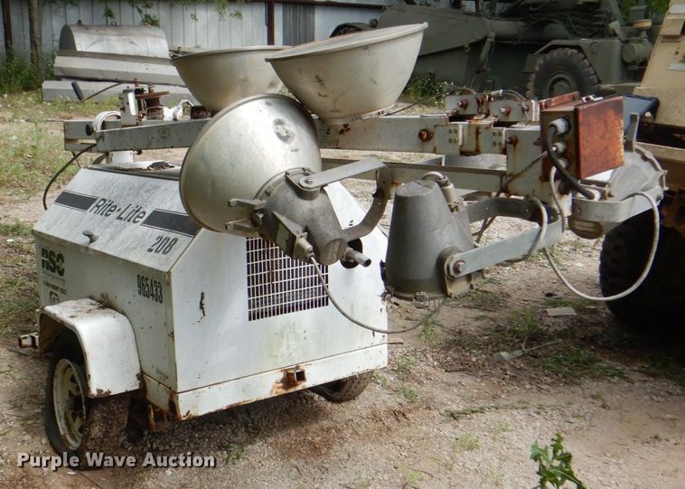 image for item DH5341 Coleman MH4000RLKH  light plant