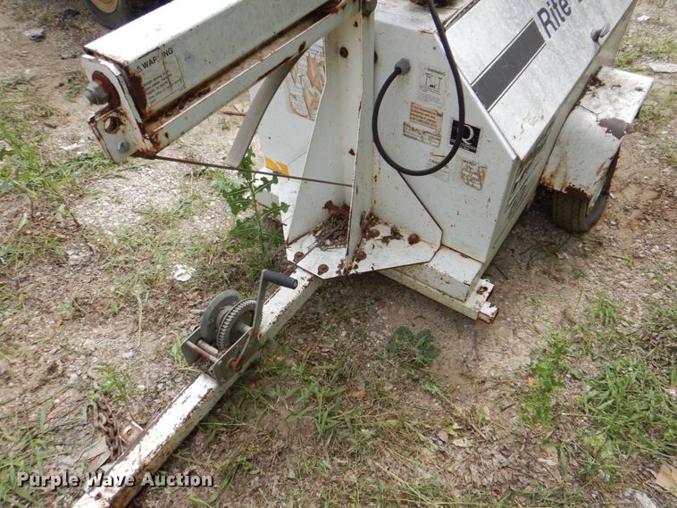 image for item DH5341 Coleman MH4000RLKH  light plant