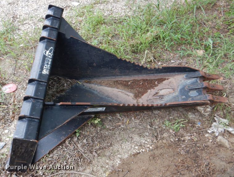 image for item DH5342 Skid Steer Pro 632-2-0002 12"W skid steer bucket