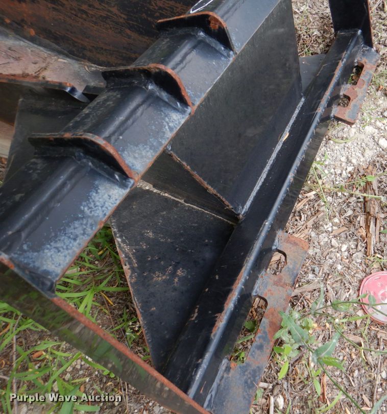 image for item DH5342 Skid Steer Pro 632-2-0002 12"W skid steer bucket