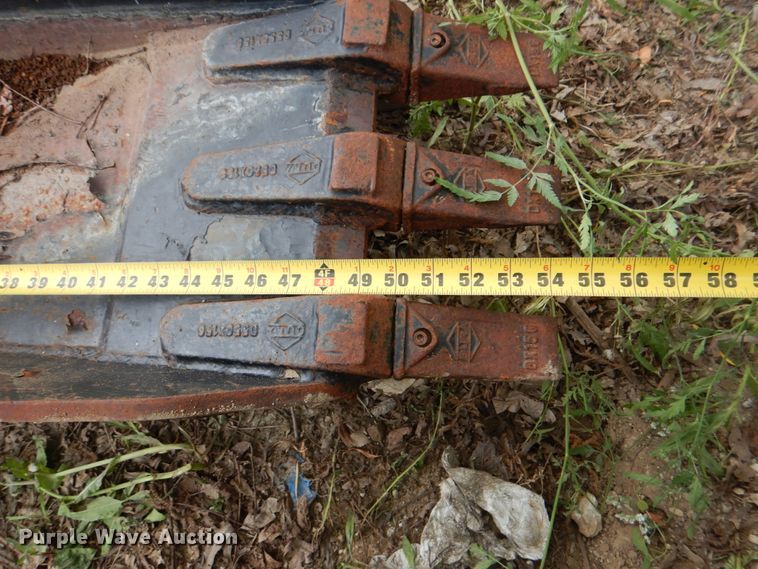 image for item DH5342 Skid Steer Pro 632-2-0002 12"W skid steer bucket