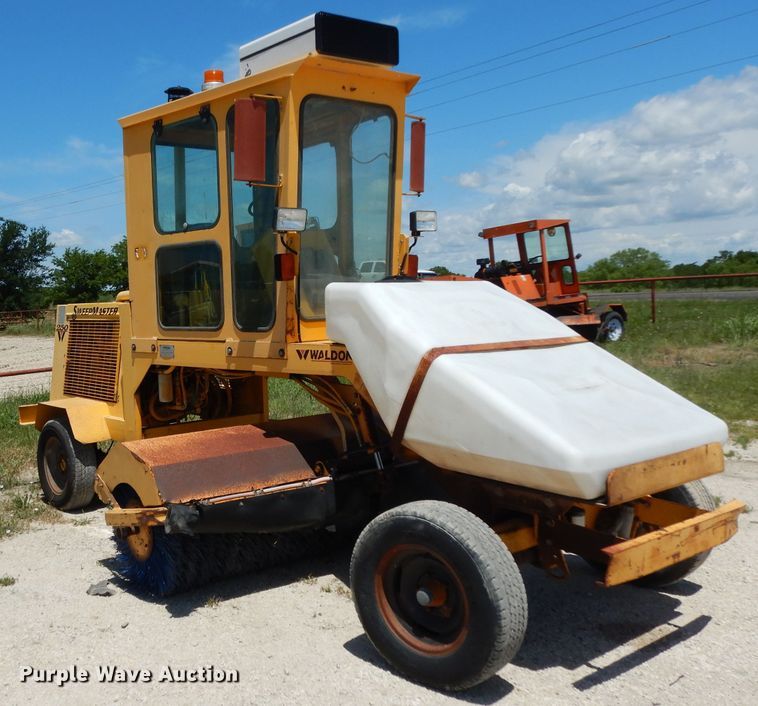 image for item DH5347 2001 Waldon Sweepmaster 250  sweeper