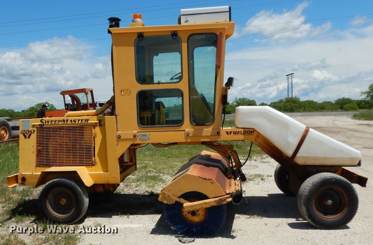 image for item DH5347 2001 Waldon Sweepmaster 250  sweeper
