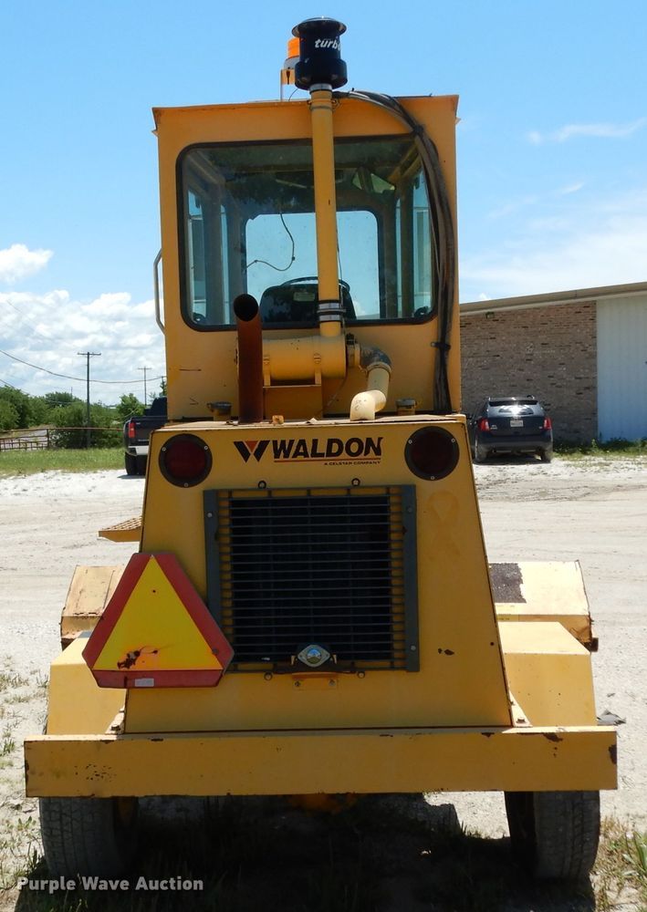 image for item DH5347 2001 Waldon Sweepmaster 250  sweeper