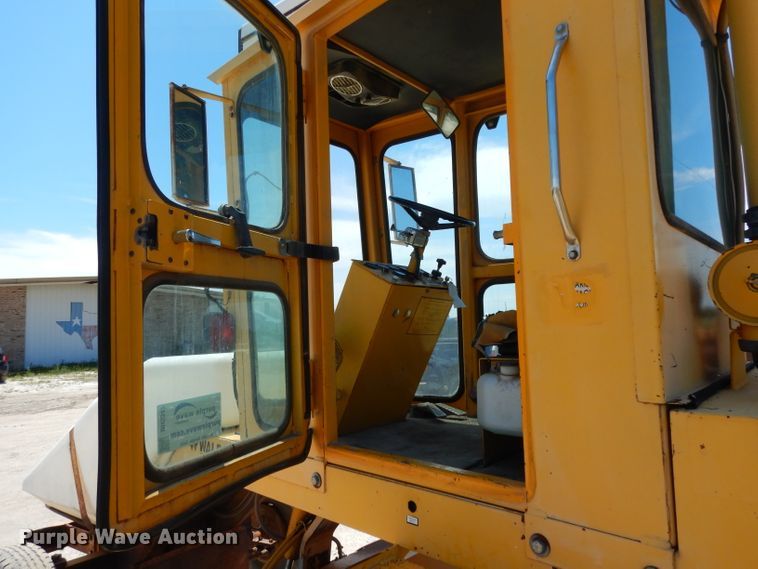 image for item DH5347 2001 Waldon Sweepmaster 250  sweeper