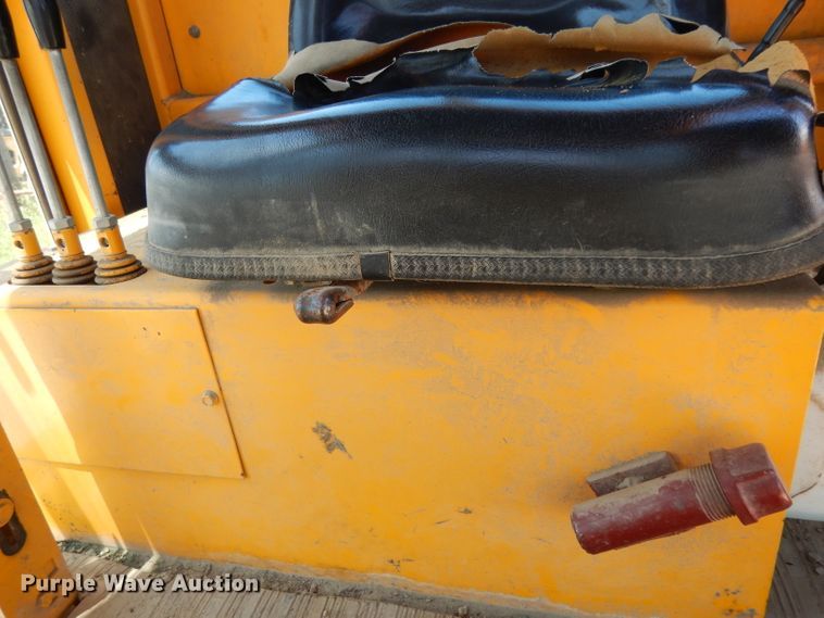 image for item DH5347 2001 Waldon Sweepmaster 250  sweeper