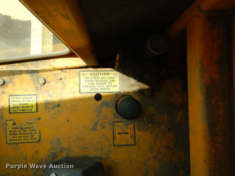 image for item DH5347 2001 Waldon Sweepmaster 250  sweeper